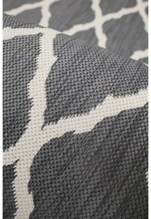 Alfresco Reverse Diamond Rug