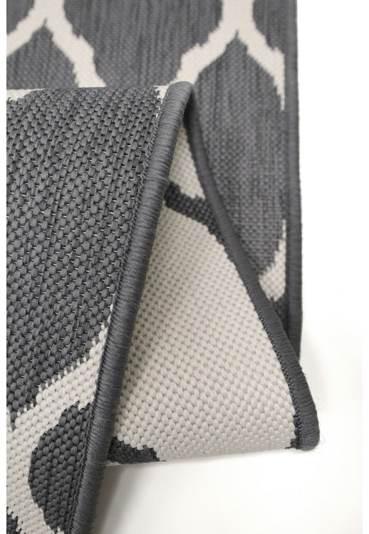 Alfresco Reverse Diamond Rug